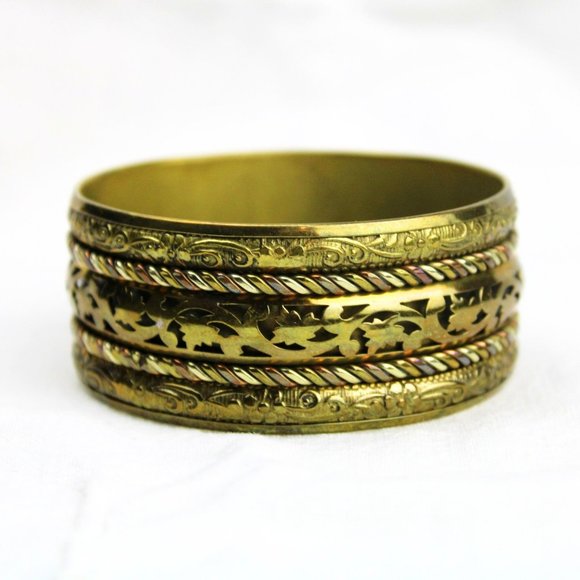 Vintage Brass Boho Bangle Brass Wrist Cuff Floral Bracelet Jewelry Cut Out J10 - Picture 1 of 3